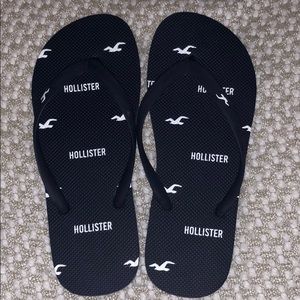 BRAND NEW!! Men’s Hollister flip flops! SIZE 10 👣